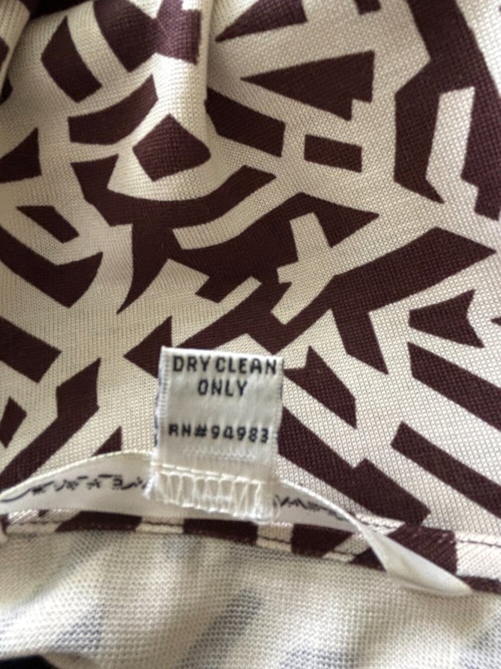 Diane Von Furstenburg Bold Geometric Silk Brown and Cream Midi Dress. Size 4 - Picture 6 of 7